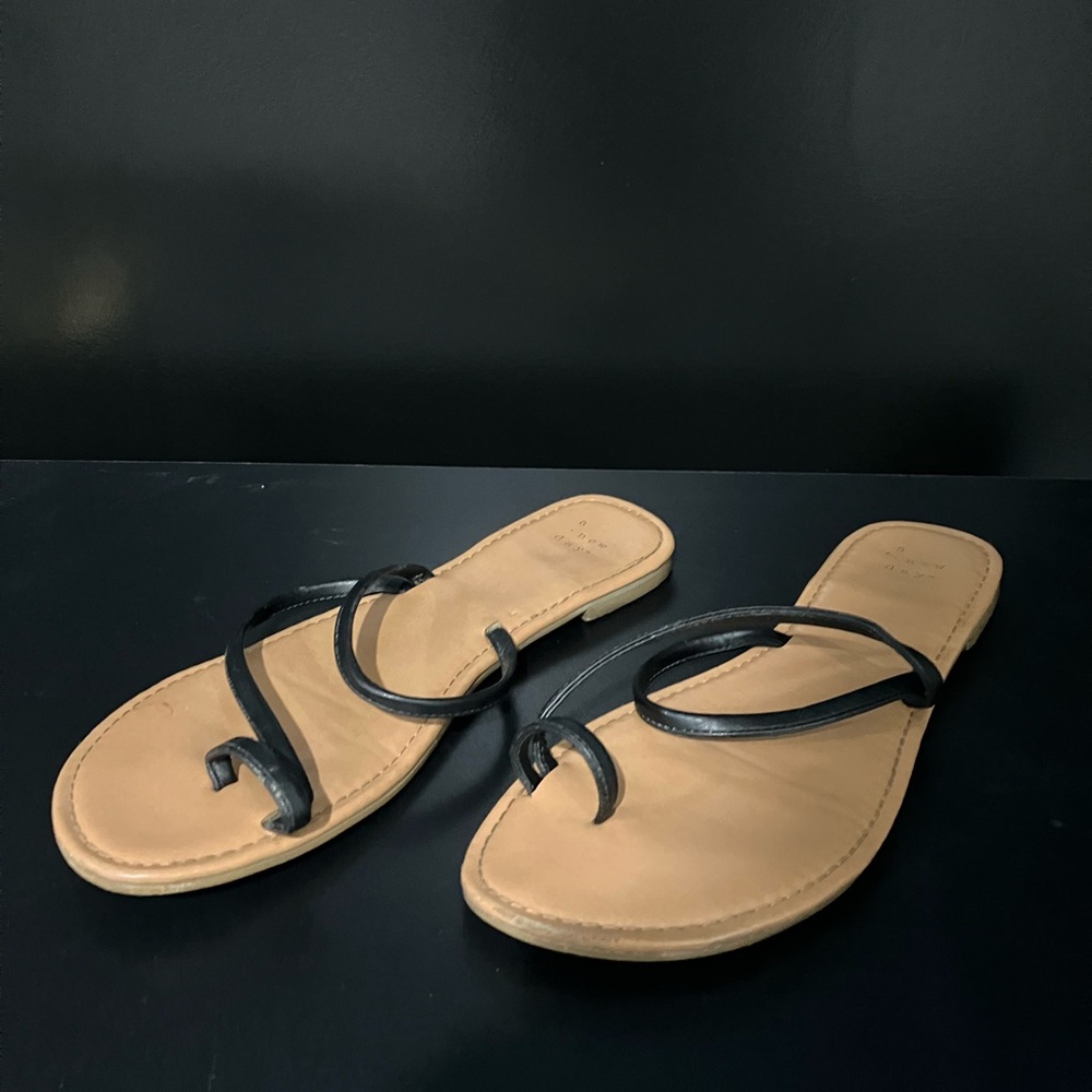 Chic Black and Tan Women's Sandals